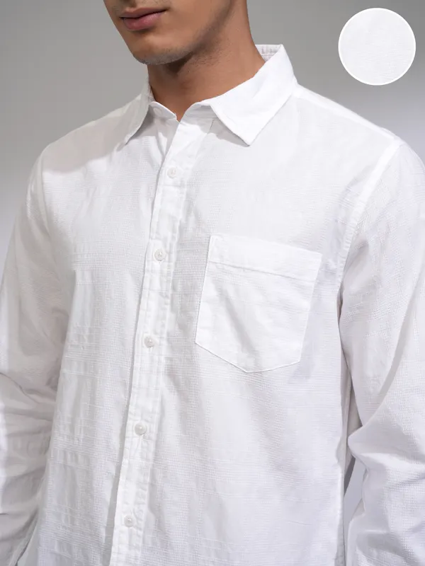 Highlander Men White Checked Slim Fit Casual Shirt