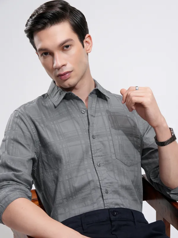 Highlander Men Grey Checked Slim Fit Casual Shirt