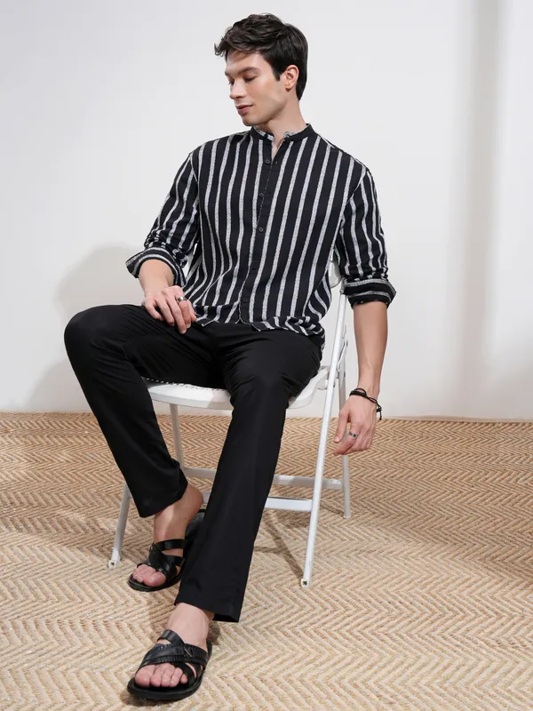Highlander Men Black Striped Relaxed Fit Casual Shirt
