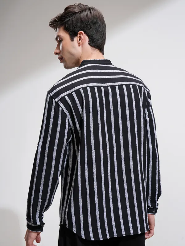 Highlander Men Black Striped Relaxed Fit Casual Shirt