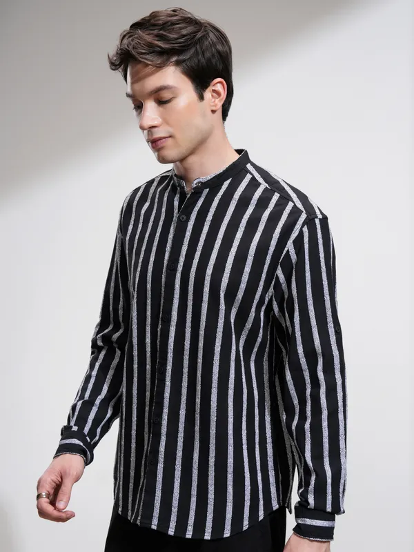 Highlander Men Black Striped Relaxed Fit Casual Shirt