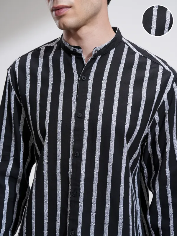 Highlander Men Black Striped Relaxed Fit Casual Shirt