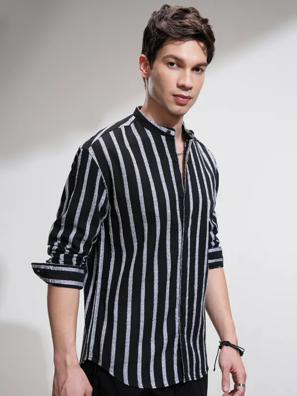 Highlander Men Black Striped Relaxed Fit Casual Shirt