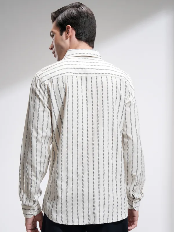Highlander Men Cream Striped Slim Fit Casual Shirt