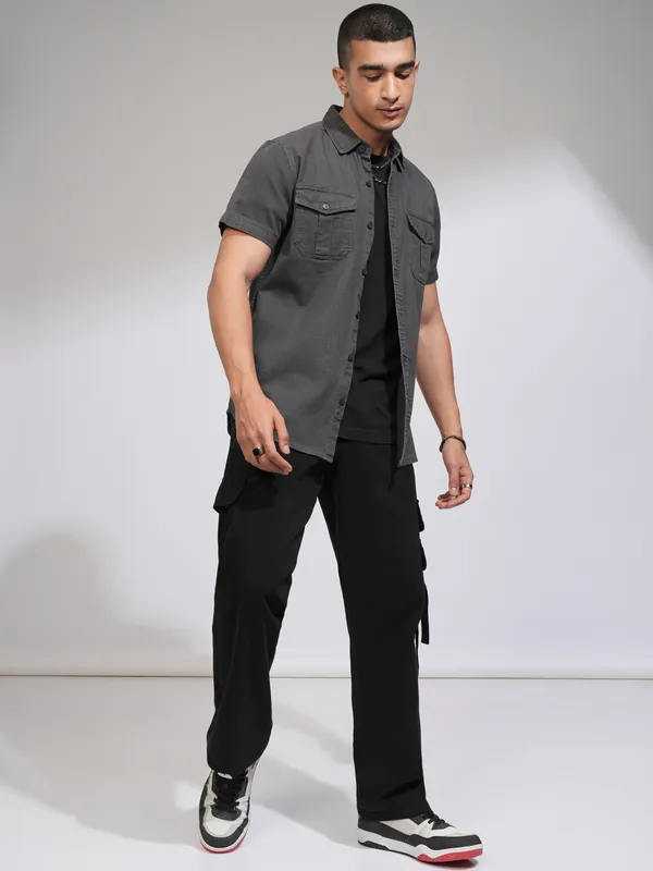 Highlander Men Grey Solid Slim Fit Casual Shirt