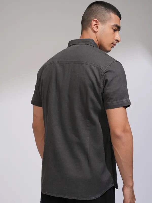 Highlander Men Grey Solid Slim Fit Casual Shirt