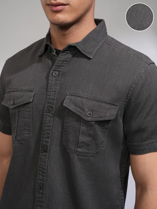 Highlander Men Grey Solid Slim Fit Casual Shirt