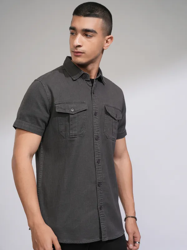 Highlander Men Grey Solid Slim Fit Casual Shirt