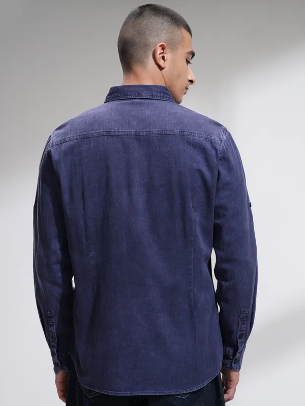 Highlander Men Blue Solid Slim Fit Casual Shirt