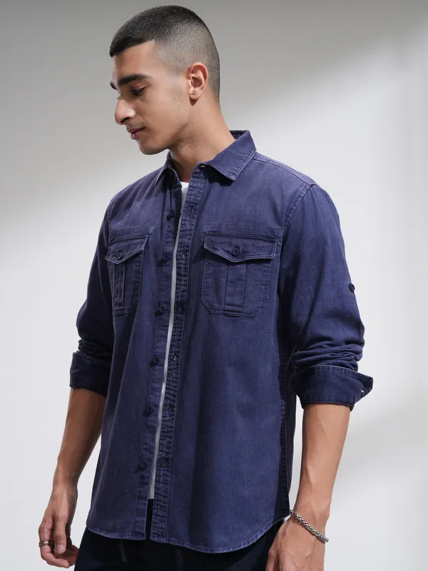 Highlander Men Blue Solid Slim Fit Casual Shirt