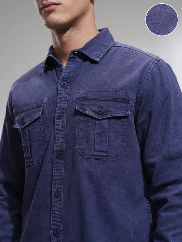 Highlander Men Blue Solid Slim Fit Casual Shirt