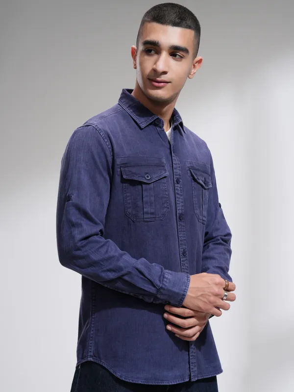 Highlander Men Blue Solid Slim Fit Casual Shirt