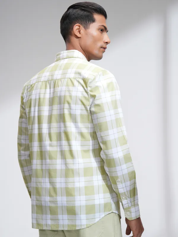 Highlander Men White Checked Slim Fit Casual Shirt