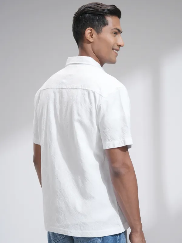 Highlander Men White Textured Relaxed Fit Casual Shirt