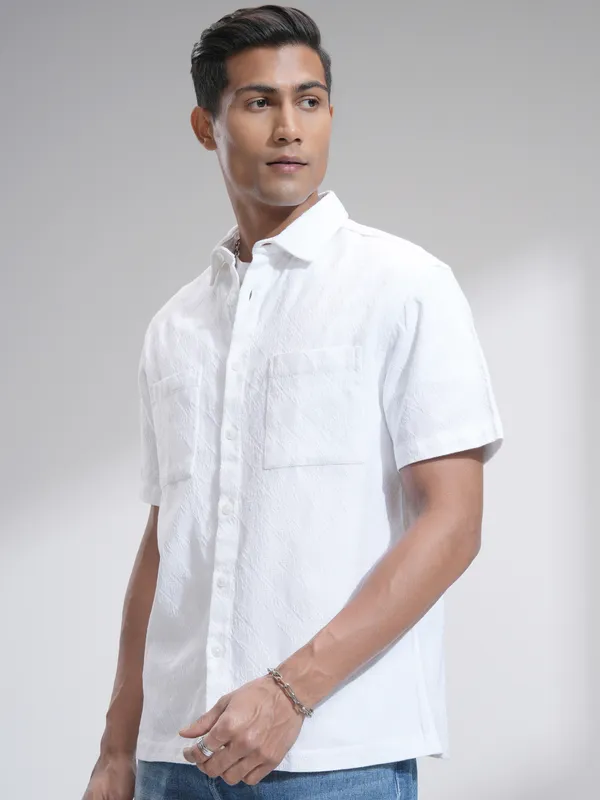 Highlander Men White Textured Relaxed Fit Casual Shirt