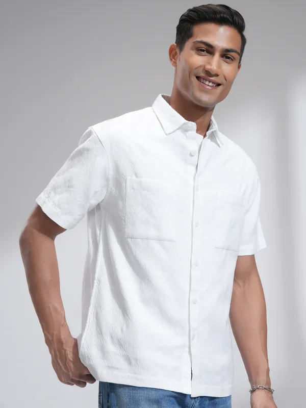 Highlander Men White Textured Relaxed Fit Casual Shirt