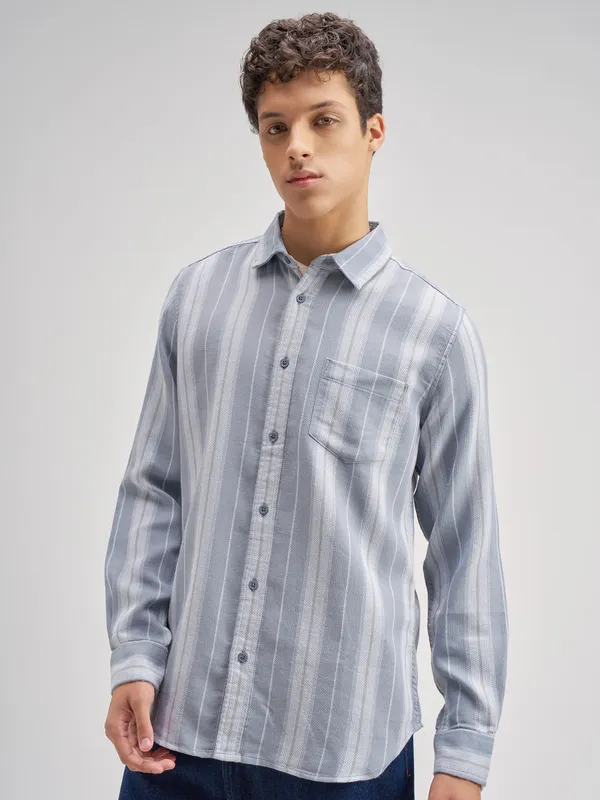 Highlander Men Blue Striped Regular Fit Casual Shirt