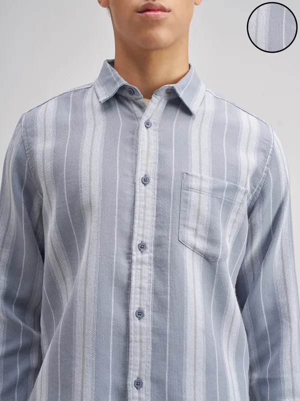 Highlander Men Blue Striped Regular Fit Casual Shirt