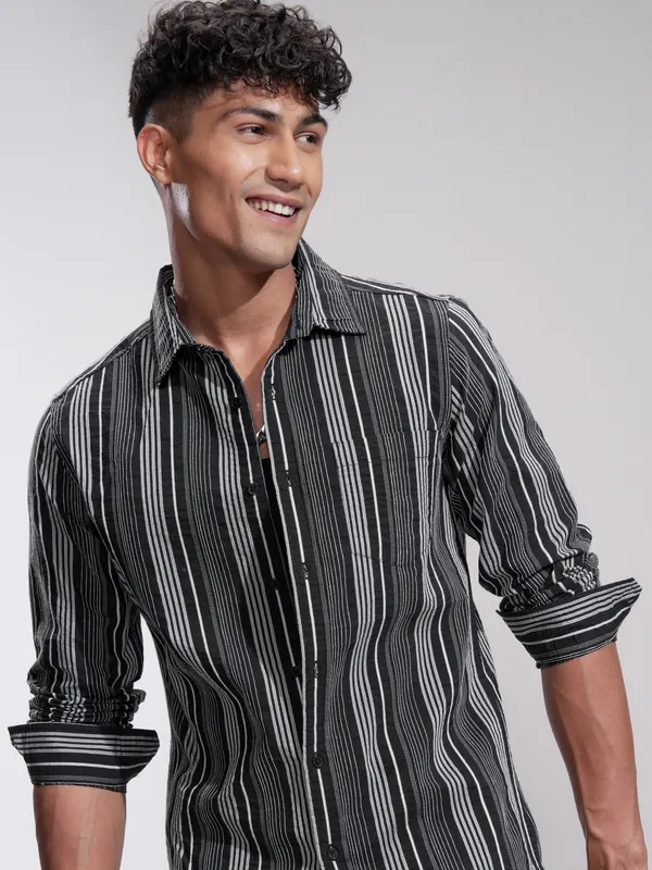 Highlander Men Black Striped Slim Fit Casual Shirt