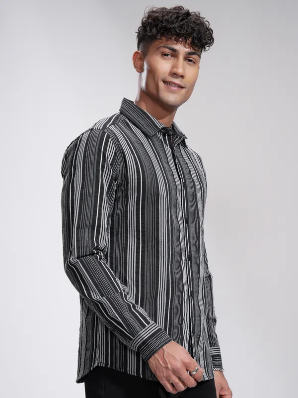 Highlander Men Black Striped Slim Fit Casual Shirt