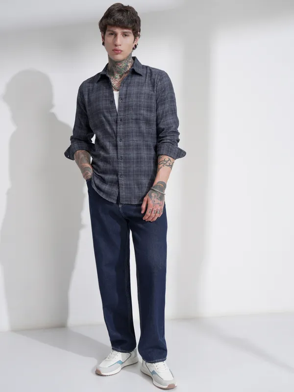 Highlander Men Navy Blue Checked Slim Fit Casual Shirt