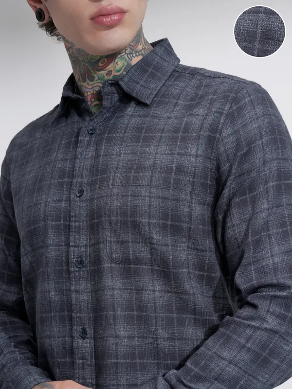 Highlander Men Navy Blue Checked Slim Fit Casual Shirt