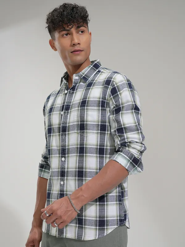 Highlander Men Green Checked Slim Fit Casual Shirt