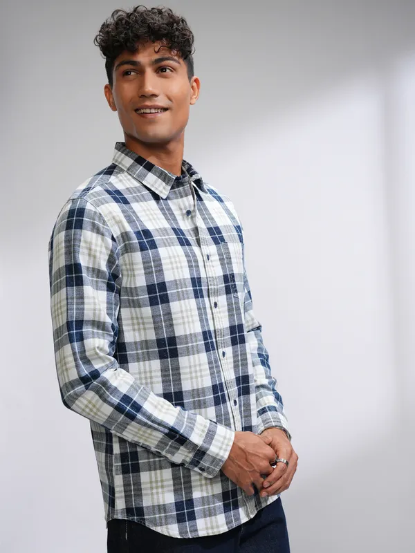 Highlander Men Blue Checked Slim Fit Casual Shirt