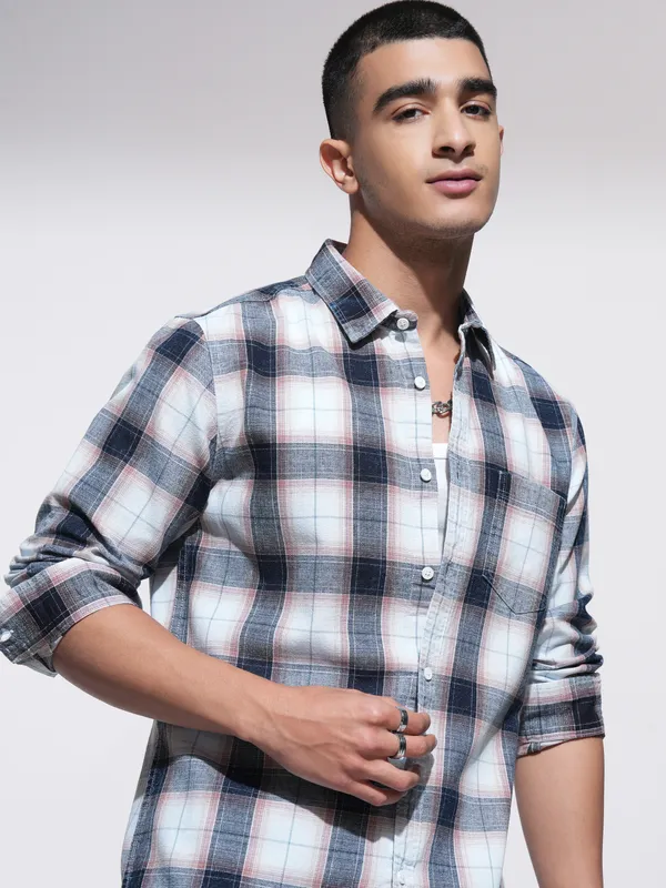 Men Slim Fit Casual Shirt