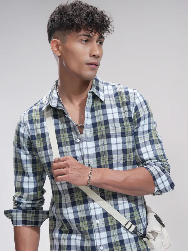 Highlander Men Green Checked Slim Fit Casual Shirt