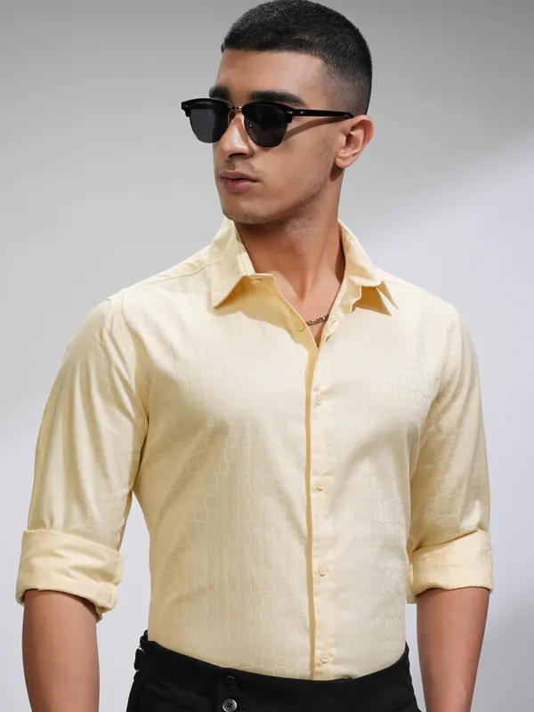 Highlander Men Cream Textured Slim Fit Casual Shirt