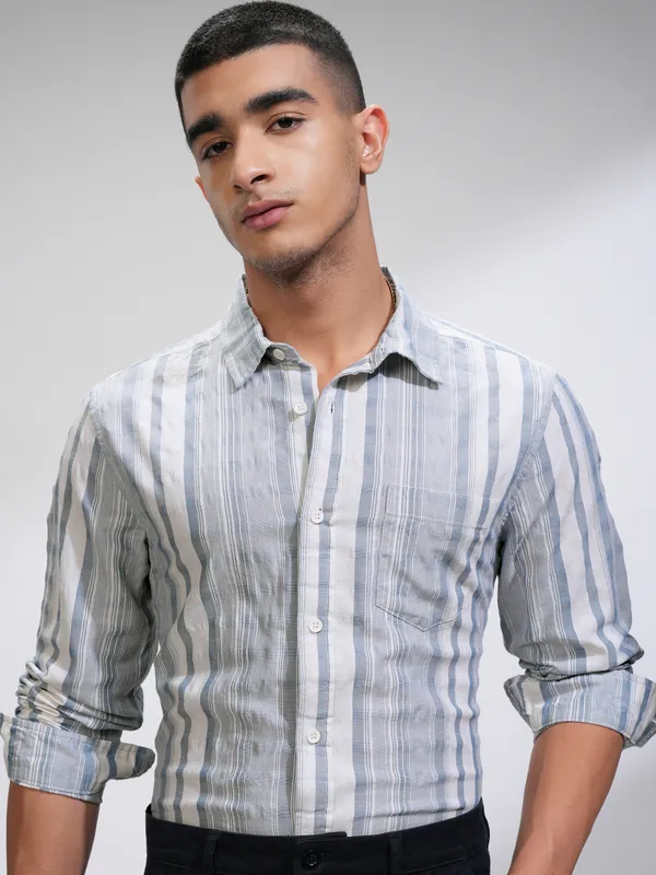 Men Slim Fit Casual Shirt