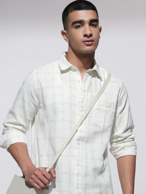 Highlander Men White Checked Slim Fit Casual Shirt