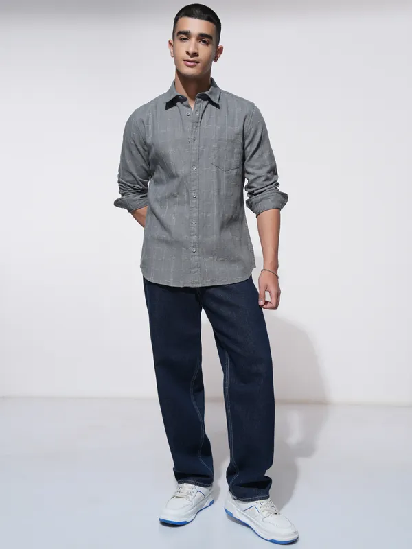 Highlander Men Grey Checked Slim Fit Casual Shirt
