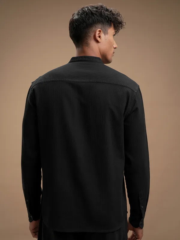 Highlander Men Black Solid Relaxed Fit Casual Shirt