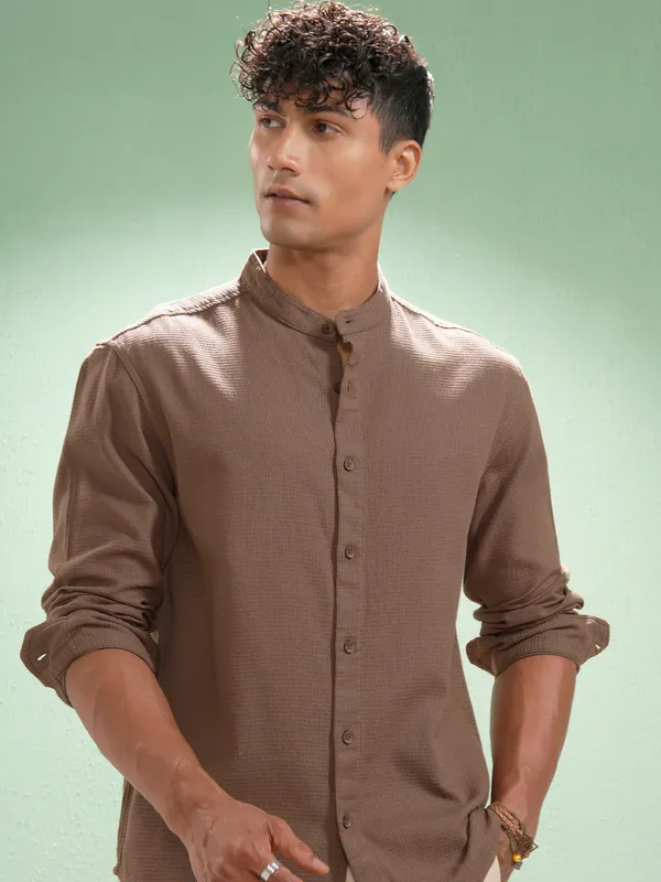 Highlander Men Coffee Brown Self Design Relaxed Fit Casual Shirt