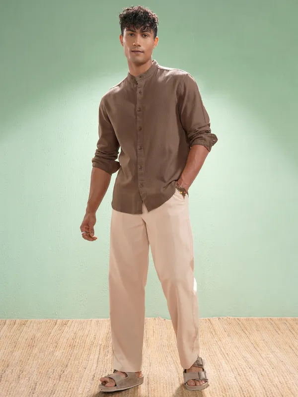 Highlander Men Coffee Brown Self Design Relaxed Fit Casual Shirt