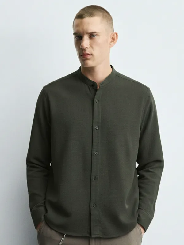 Highlander Men Green Self Design Relaxed Fit Casual Shirt