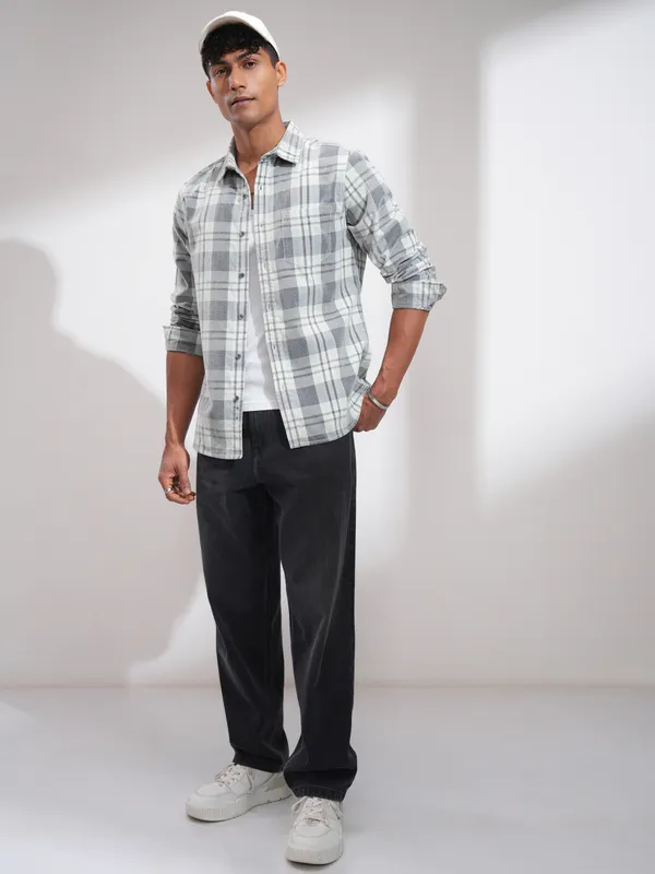 Highlander Men Green Checked Slim Fit Casual Shirt