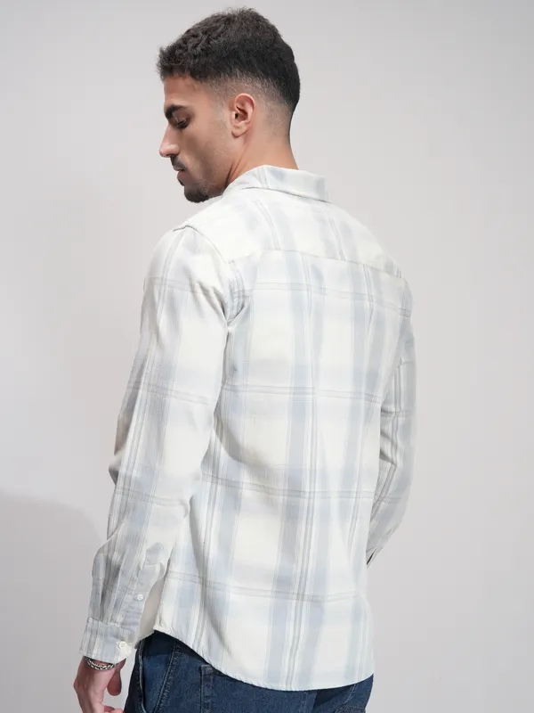 Highlander Men Off White Checked Slim Fit Casual Shirt