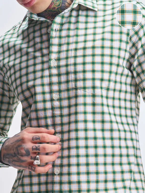 Highlander Men White Checked Slim Fit Casual Shirt