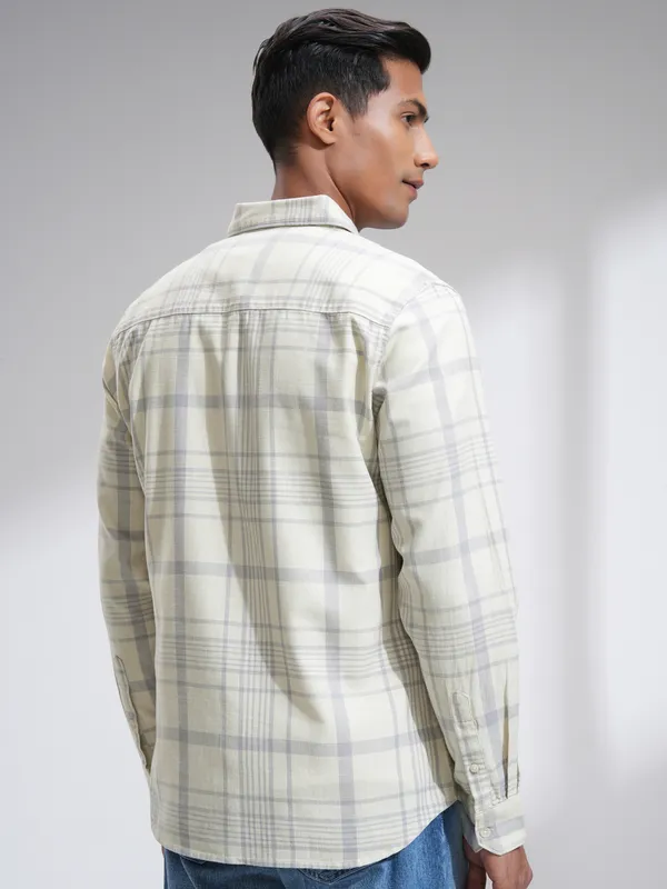 Highlander Men Cream Checked Slim Fit Casual Shirt
