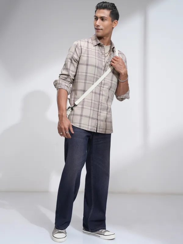 Highlander Men Beige Checked Slim Fit Casual Shirt