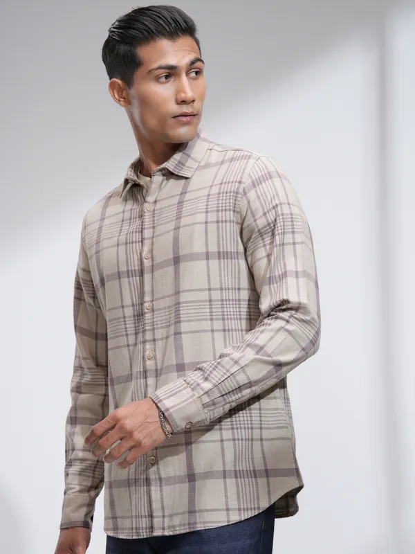 Highlander Men Beige Checked Slim Fit Casual Shirt