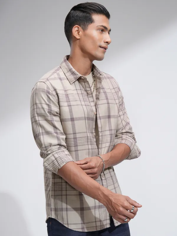 Highlander Men Beige Checked Slim Fit Casual Shirt