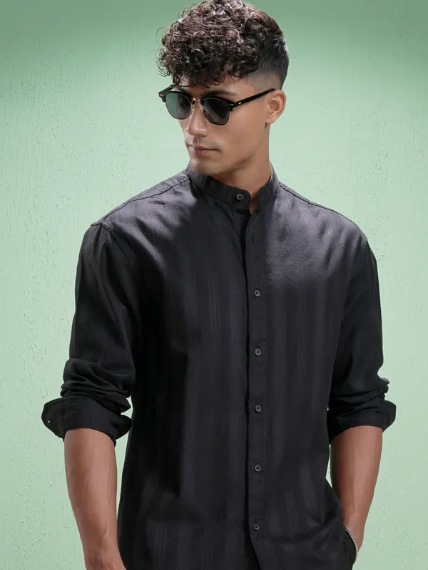 Highlander Men Black Striped Relaxed Fit Casual Shirt