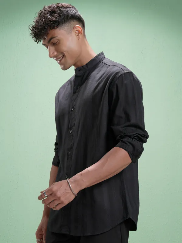 Highlander Men Black Striped Relaxed Fit Casual Shirt