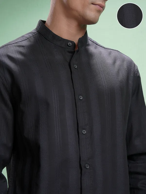 Highlander Men Black Striped Relaxed Fit Casual Shirt