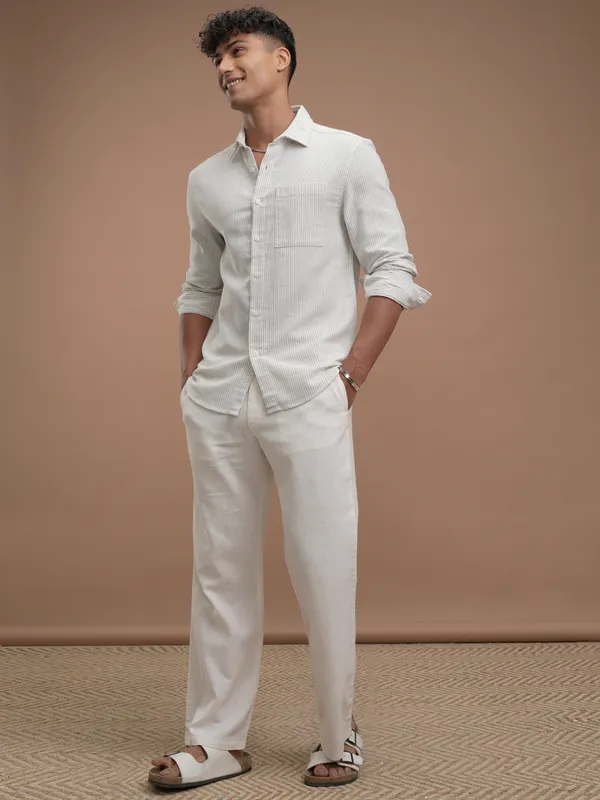 Highlander Men Off White Striped Slim Fit Casual Shirt