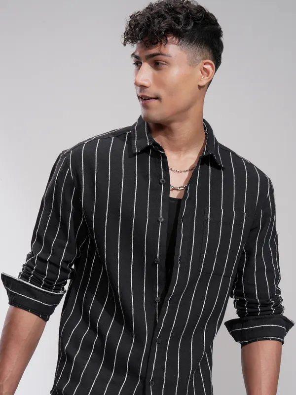 Highlander Men Black Striped Slim Fit Casual Shirt